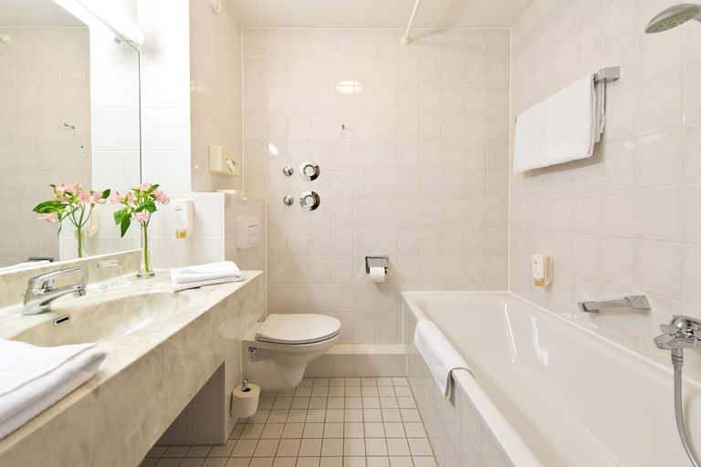 Bathroom 4, Achat Hotel Dresden Altstadt, Dresden