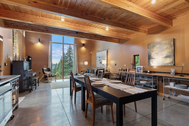 Food & Drinks 5, Crows Nest by Avantstay Accessible Home w/ Views, Island