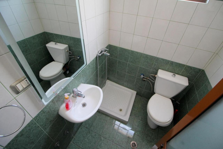 Bathroom 4, Hotel Vila Vilson, Sarandës