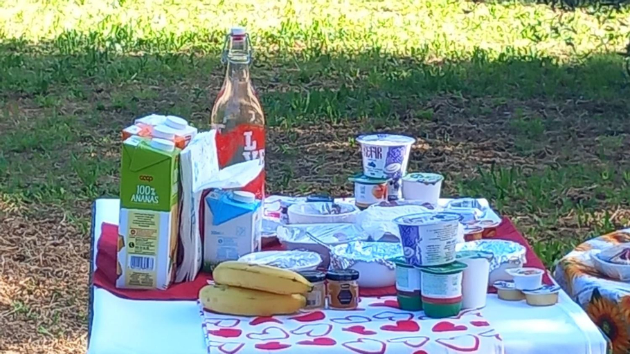 Food & Drinks 4, Sunshine Suites, Florence