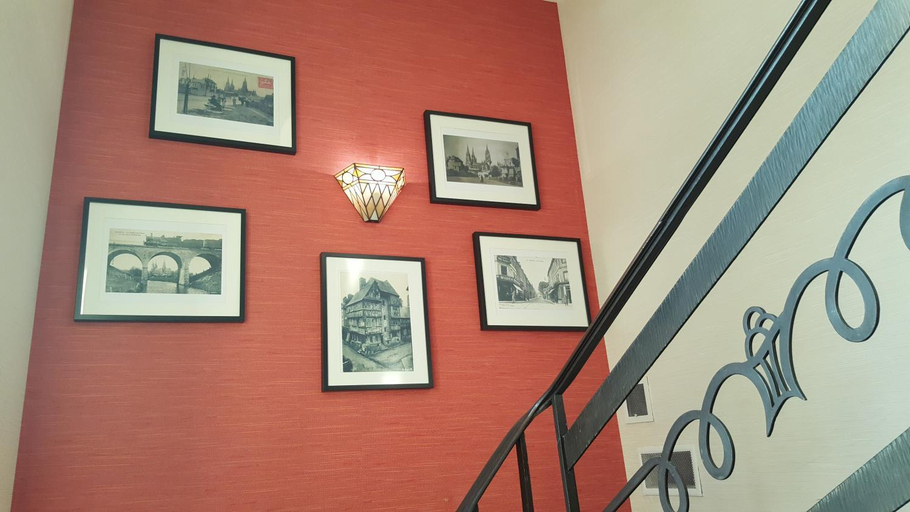 Public Area 3, Le Castel Guesthouse, Calvados