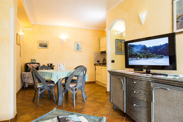 Others 2, Villa Iris with Pool, Olbia-Tempio
