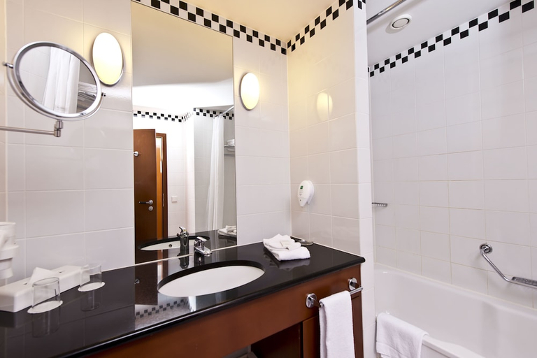 Bathroom 4, RADISSON BLU PARK HOTEL CONFERENCE CENTRE DRESDEN RADEBEUL, Meißen