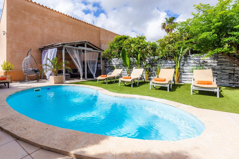 Others 5, Casa Varna, Baleares
