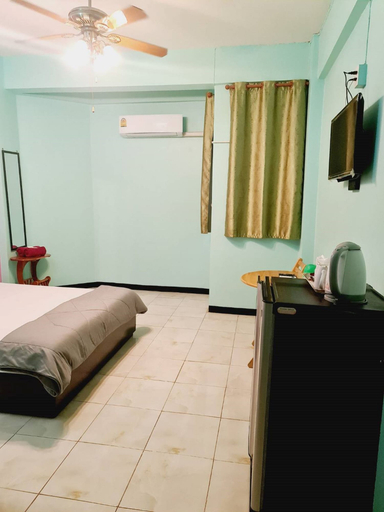 Bedroom 5, Royal Land Mae Klong Hotel, Muang Samut Songkhram