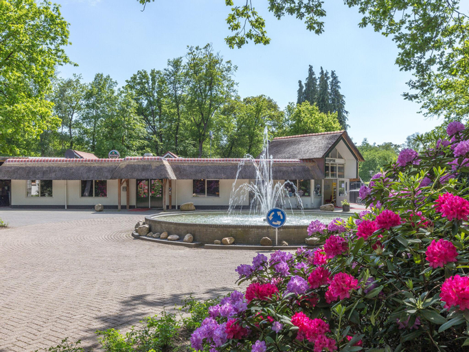 House with a garden, surrounded by forest, Steenwijkerland