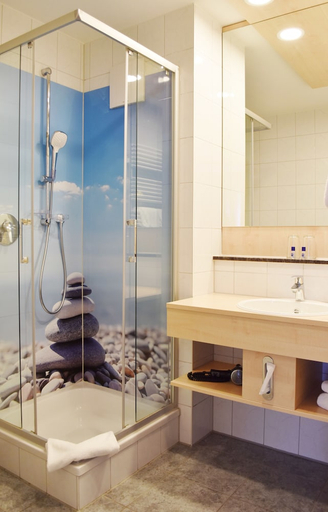 Bathroom 4, Hotel Nummerhof, Erding
