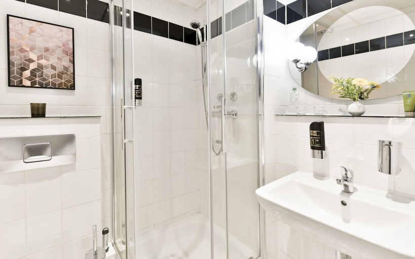 Bathroom 3, City Hotel Meckenheim, Rhein-Sieg-Kreis