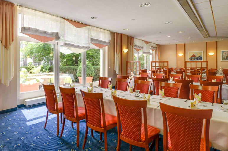 Food & Drinks 4, Novina Hotel Sudwestpark Nurnberg, Nürnberg
