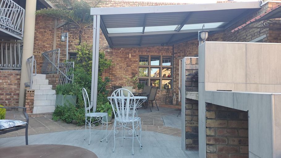 Others 5, Dormio Manor Guest Lodge, Gert Sibande
