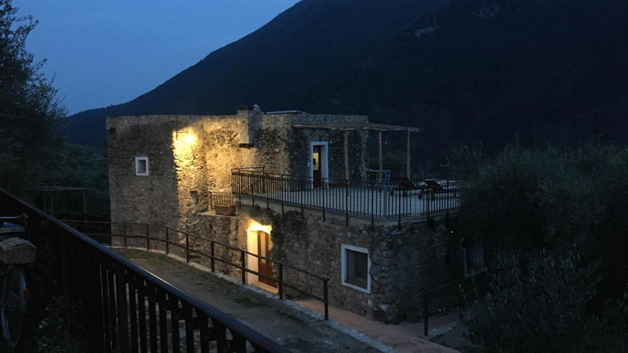 Exterior & Views 1, Agriturismo LE CASE ROTTE, Savona
