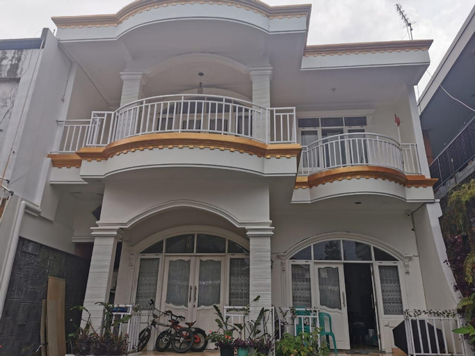 Villa Wubao sebelah hotel Le Eminence & Kota Bunga, Bogor