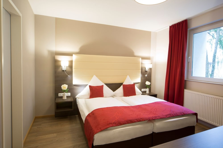 Bedroom 3, KOOS Hotel&Apartments, München