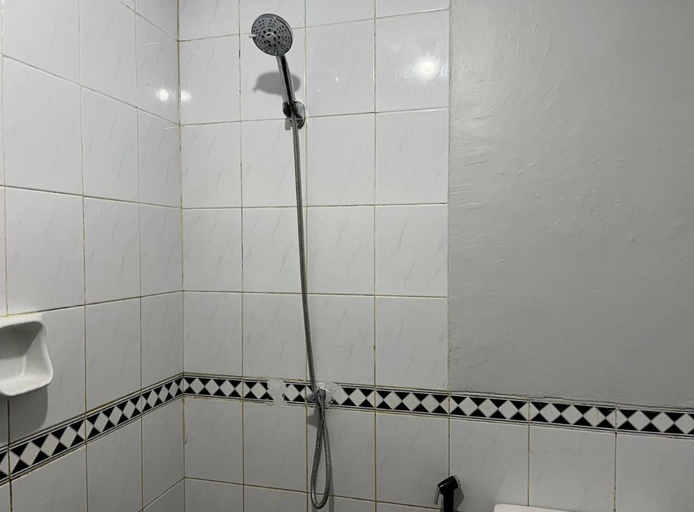 Bathroom 13