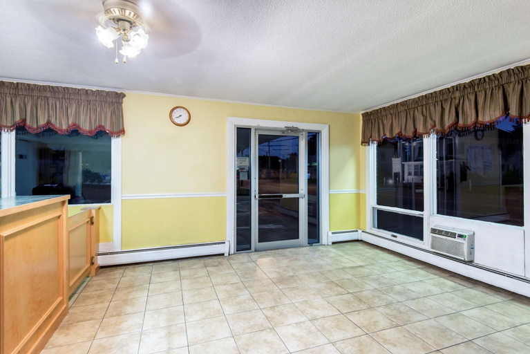 Public Area, Relax Inn, Cumberland
