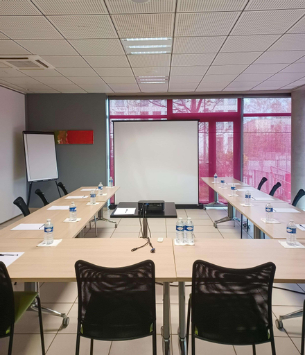 Business Facilities 21
