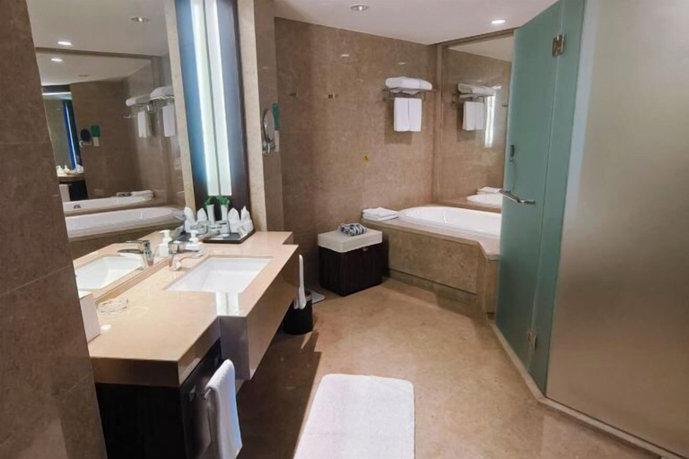 Bathroom 4, Peninsula Hotel, Ningbo