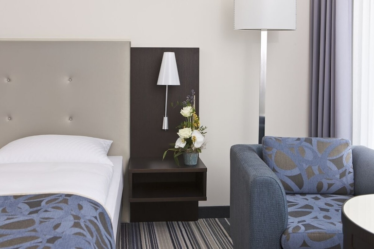 Bedroom 3, Dorint Hotel Esplanade Jena, Jena
