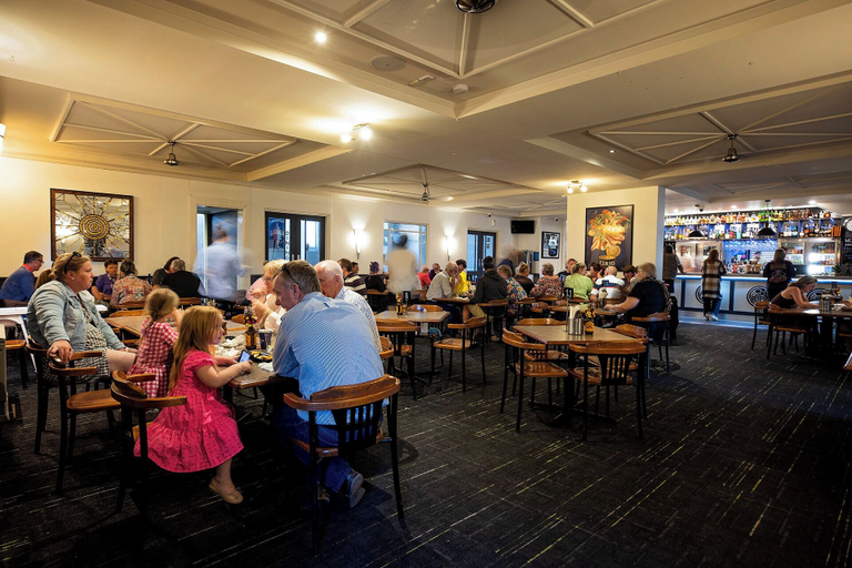 Food & Drinks 4, Caledonian Hotel Motel, Campaspe - Echuca