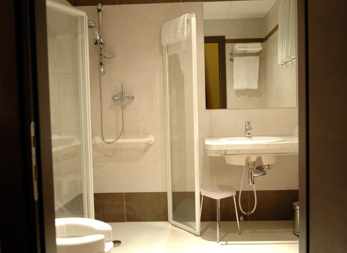 Bathroom 4, Hotel Alveri, Venezia