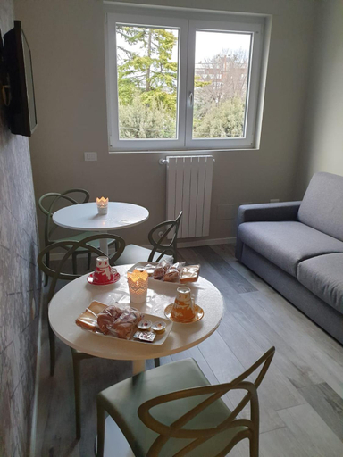 Others 2, Garibaldi House - B&B Luxury, Bari