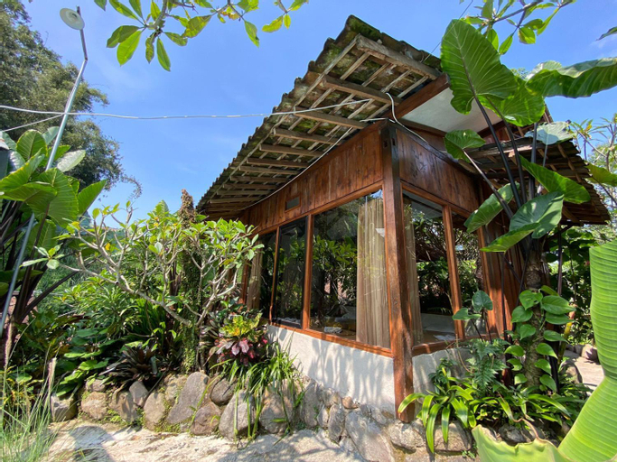 Exterior 5
