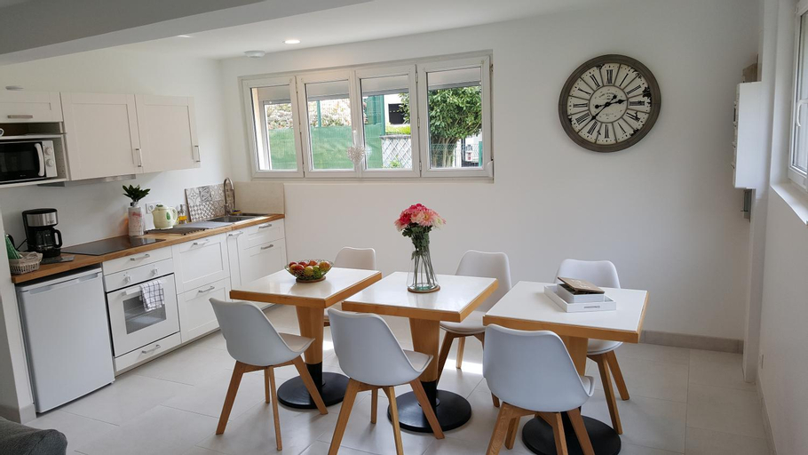 Dining Room 12