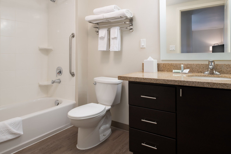Bathroom 4, TownePlace Suites Richland Columbia Point, Benton