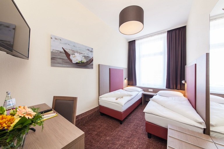 Bedroom 2, Hotel Norddeutscher Hof Hamburg, Hamburg
