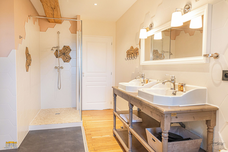 Bathroom 5, Château d'Hermival, Calvados