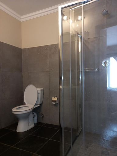 Bathroom 3, Troas Boutique hotel, Sedibeng