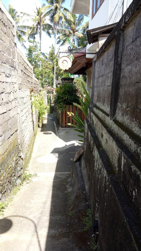 Exterior & Views 23