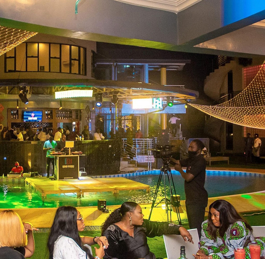 Food & Drinks 4, The Nook Apartments, Obio/Akp
