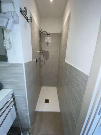 Bathroom 2, Appartamenti Fiore, Imperia