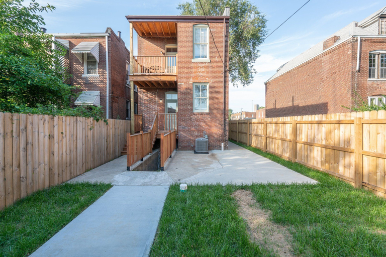 Exterior & Views 2, Parkside Comfort | JZ Vacation Rentals, Saint Louis