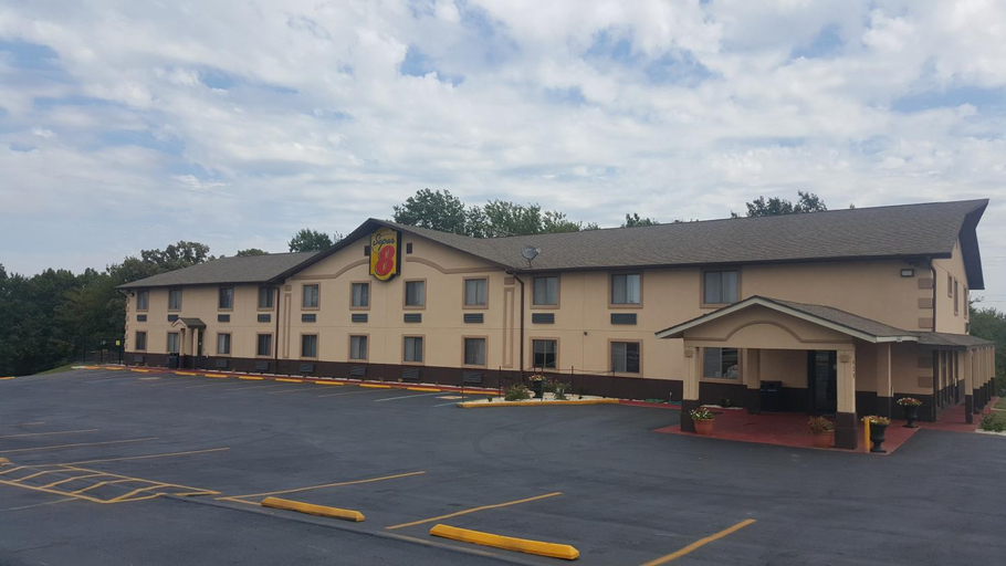 Super 8 by Wyndham Warrensburg, Johnson