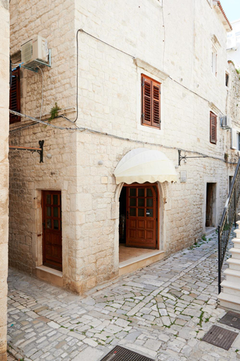 Others 3, TOMY - KATY, Trogir