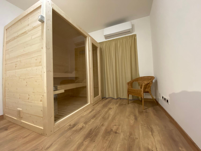 Others 5, Sky Garden & Wellness R., Belluno