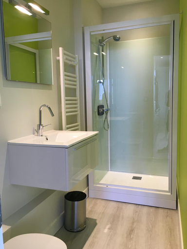 Bathroom 3, Gites de la Porte Saint Martin, Indre