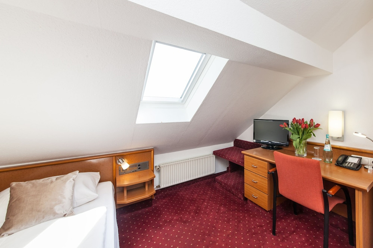 Bedroom 3, Hotel Garden, Bremen