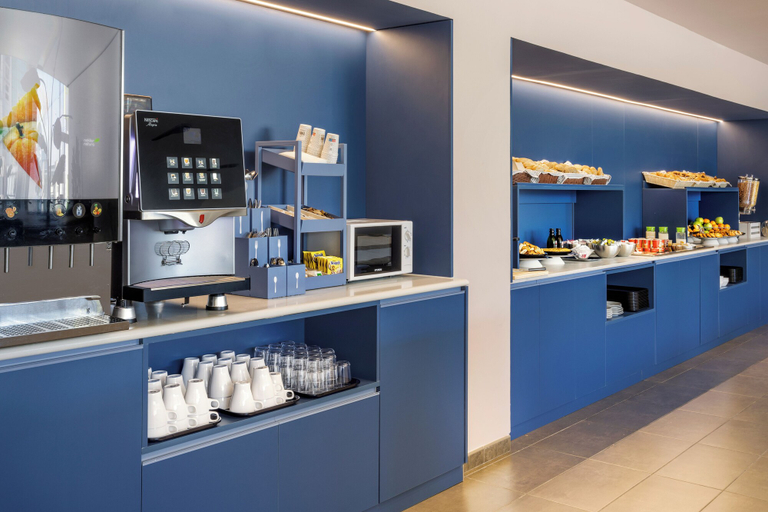 Food & Drinks 3, B&B Madrid Aeropuerto T1 T2 T3, Madrid