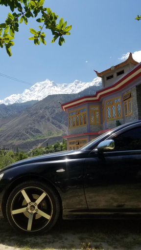 Exterior & Views
