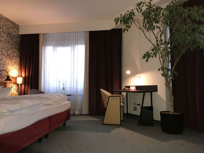 Bedroom 2, Good Morning + Leipzig, Leipzig