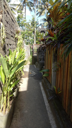 Exterior & Views 28