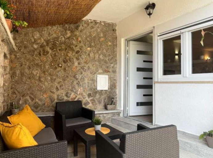 Others 5, Apartment pod Pločom, Senj