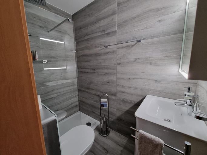 Bedroom 3, chez moumie studio espace vert piscine jacuzzi, Boudry