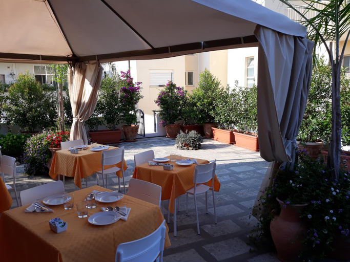 Others 3, Mediterraneo B&B, Lecce