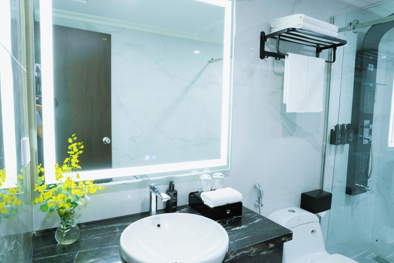 Bathroom 4, SC Luxury Hotel, Hạ Long