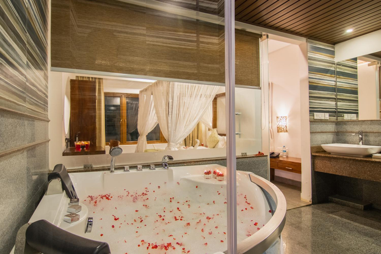 Bathroom 5, Elixir Hills, Idukki