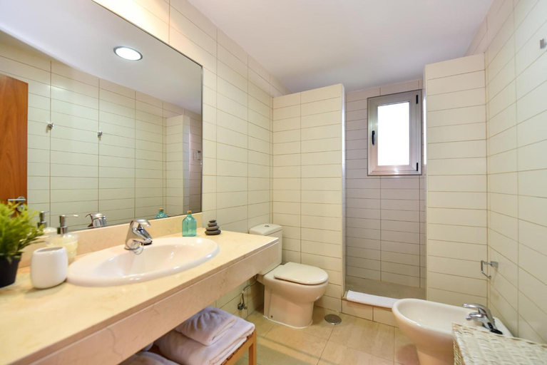 Bathroom 3, Sunshine by VillaGranCanaria, Las Palmas